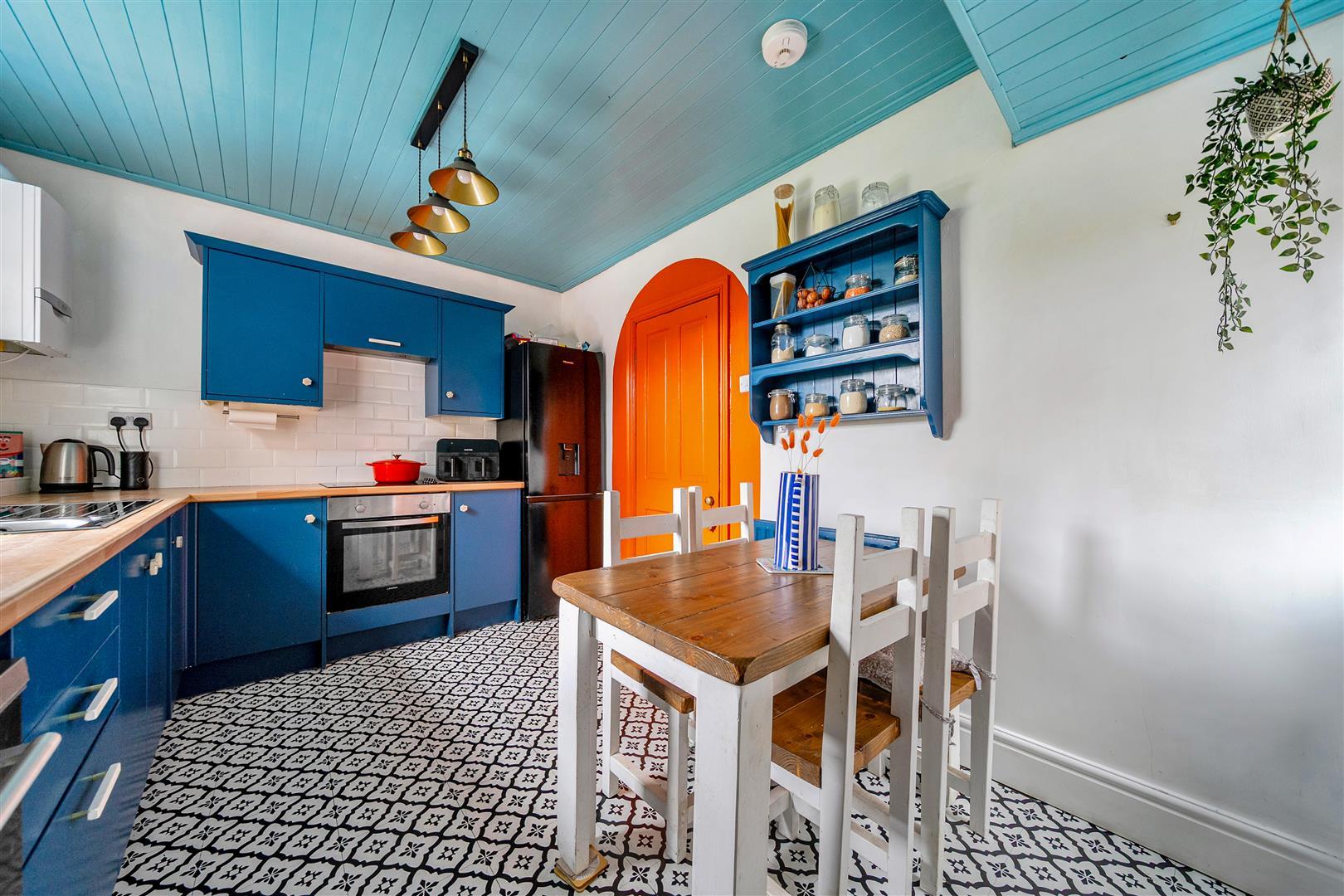 Property Image f0c35e63-b934-4ce3-8620-3a9352d3b6c1