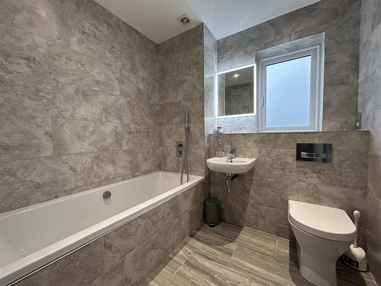Property Image f0c67e10-6ccd-411f-87eb-a34f91626eda