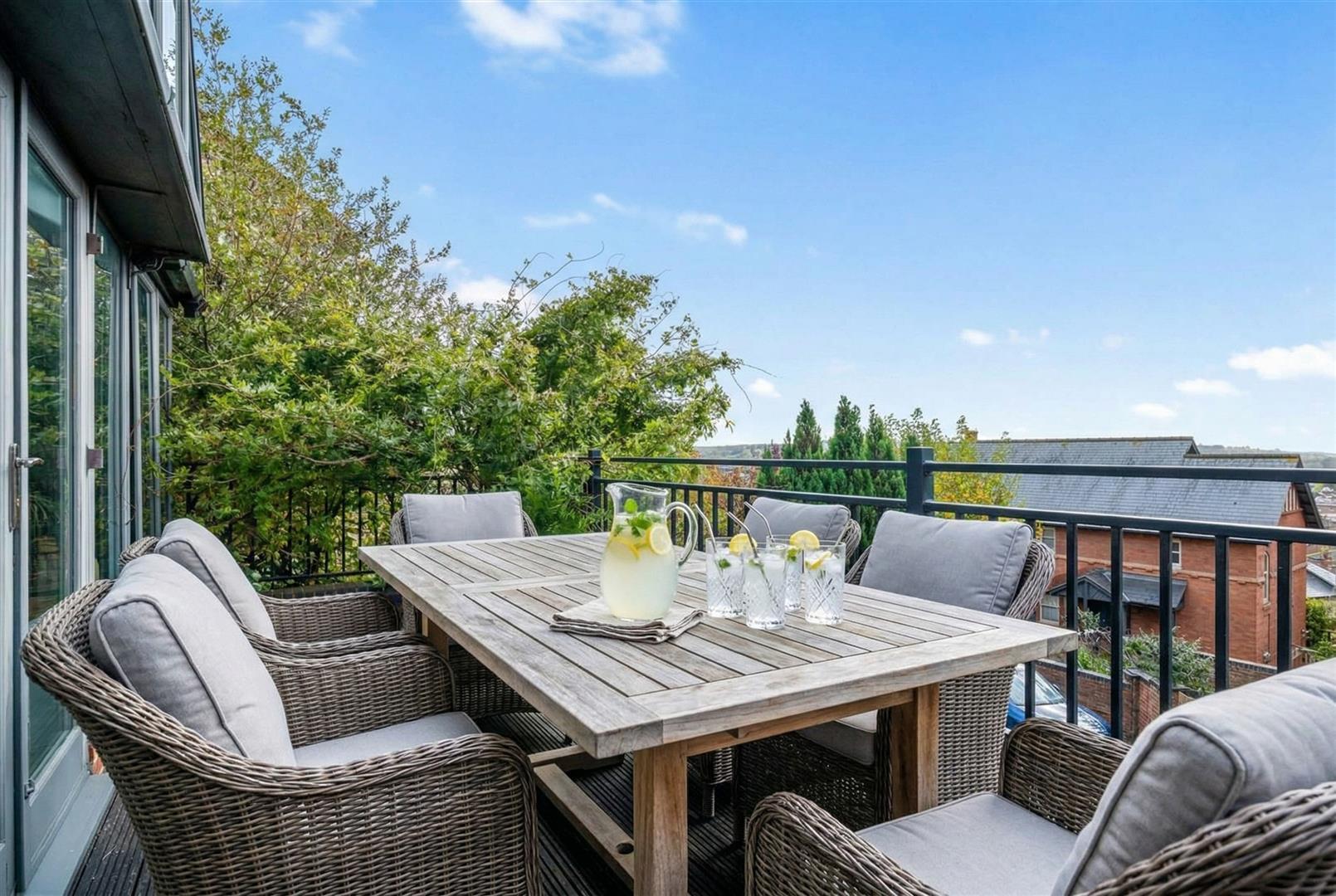 Property Image f0d06a03-7d3b-4773-80c9-ab89c1a0af26