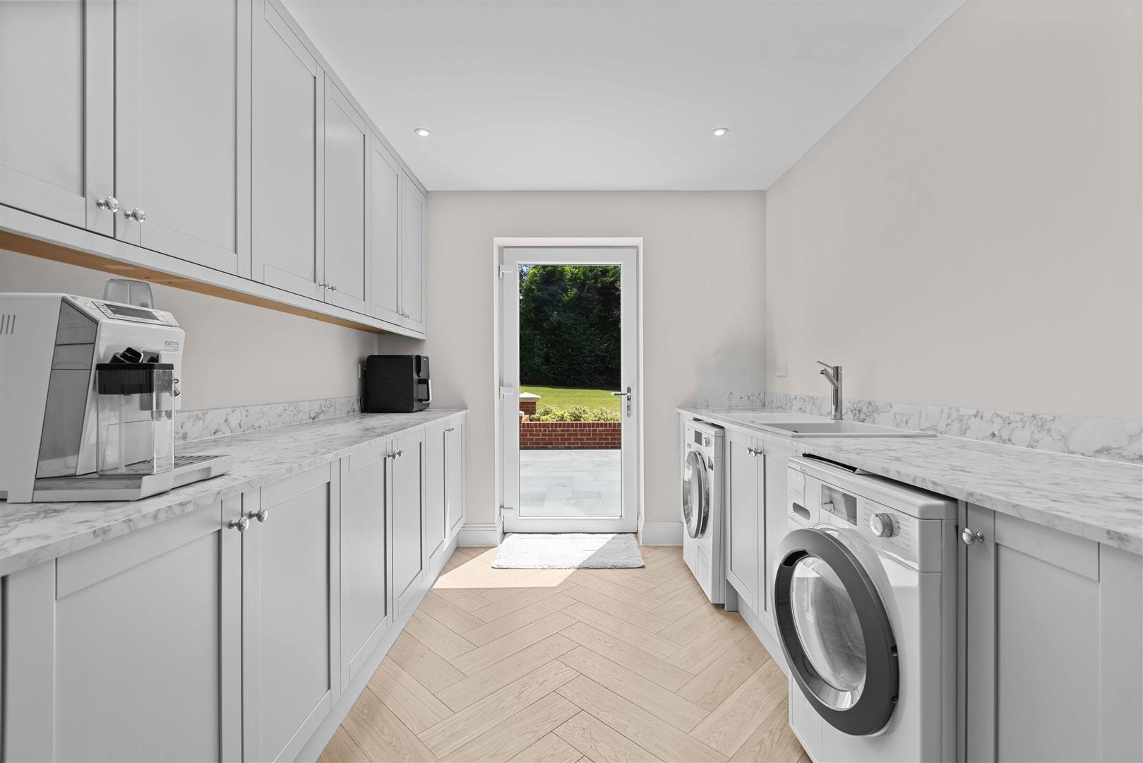 Property Image f0d89f3d-5305-4a2f-aaa9-adb80ce9f8bf