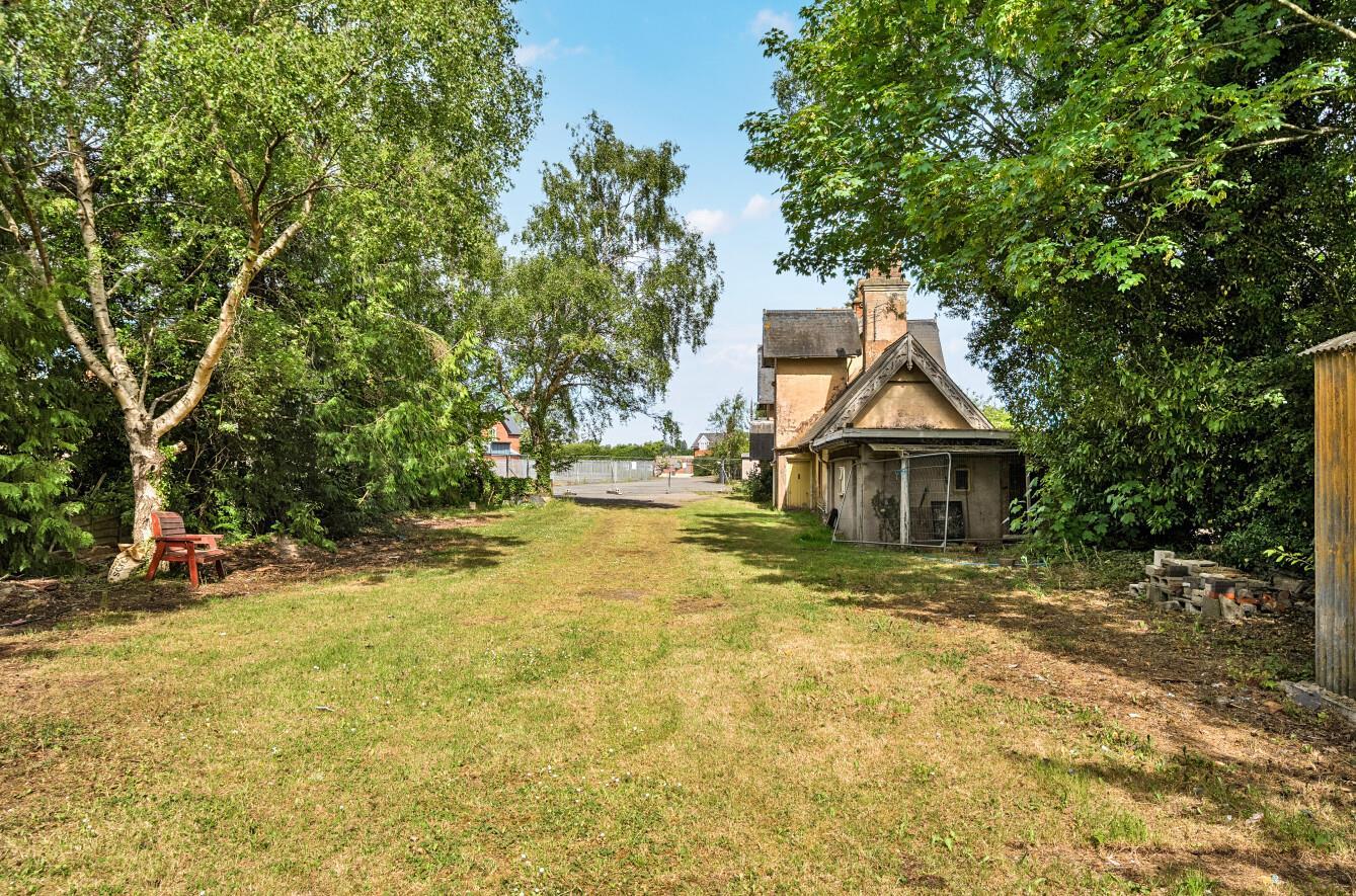 Property Image f0dfa74f-dc76-45c4-adf1-cbd4d71ed92d