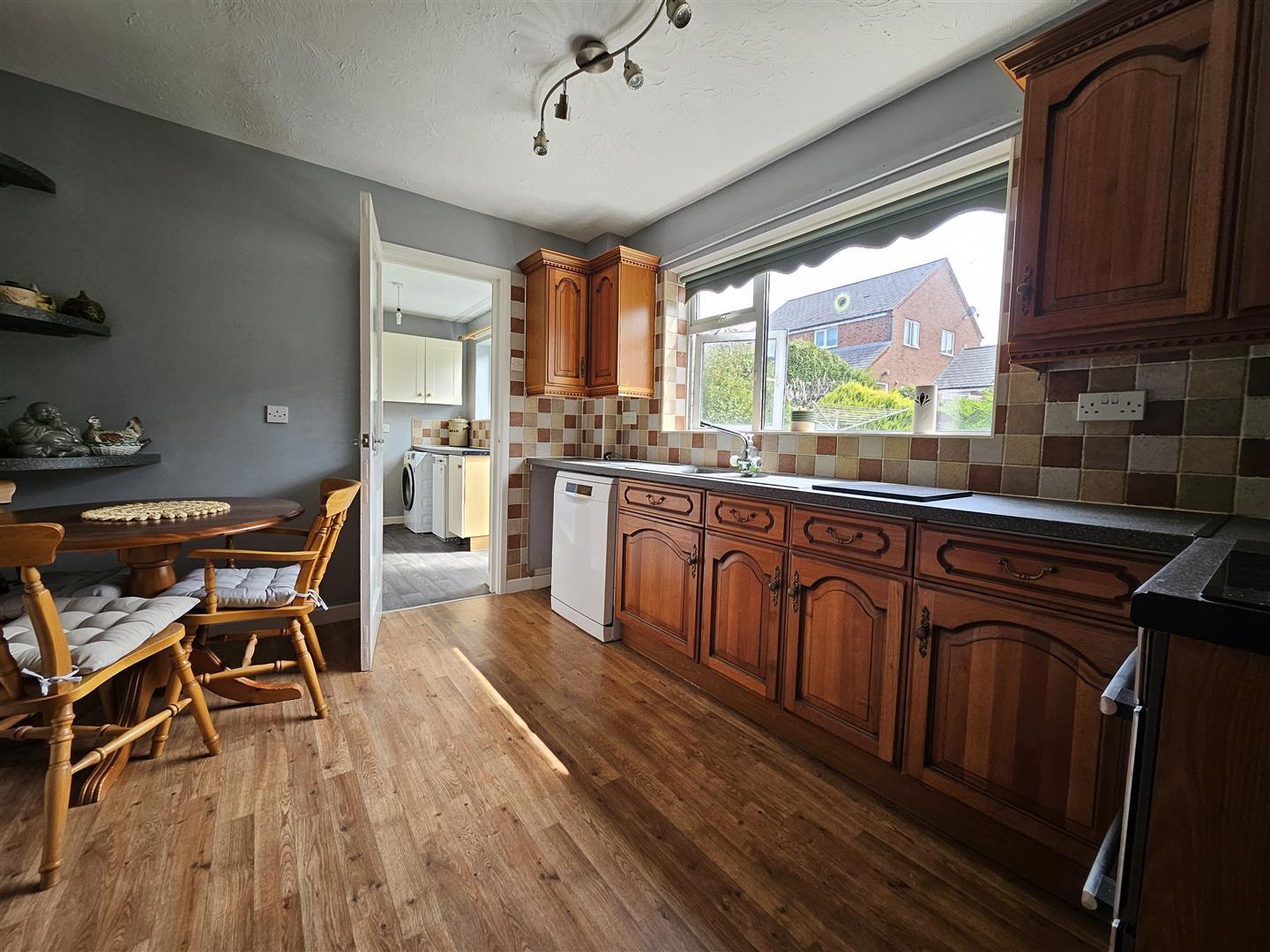 Property Image f0e5dec4-f1a0-46e5-9b96-42eb338749b6