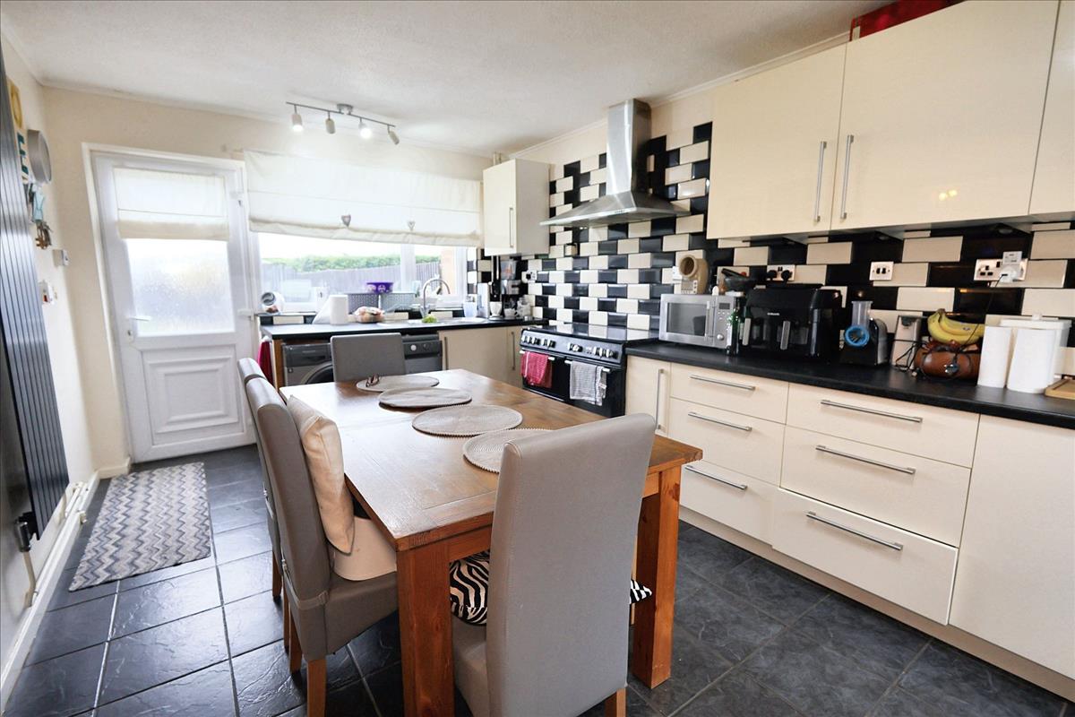 Property Image f11cdf07-5233-4cdd-9513-4a58d8229d2d