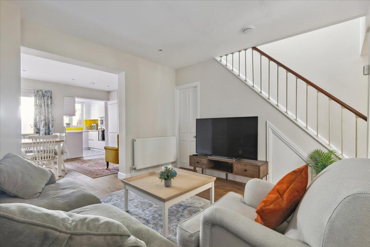 Property Image f1214f70-e311-4bd9-8b4e-bc919fa1af96