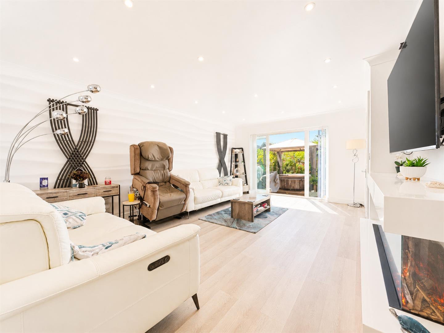 Property Image f1225c75-34bf-42c7-aeb4-6b2f2d48c791