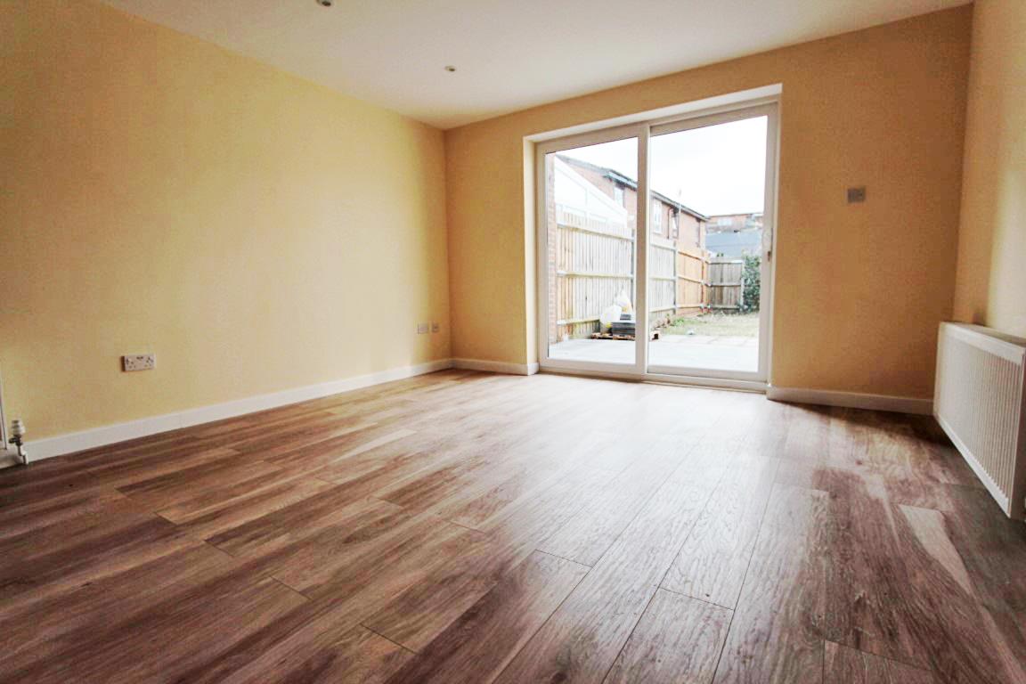 Property Image f12ba2cb-72aa-42b3-b619-5b00d85d4c49