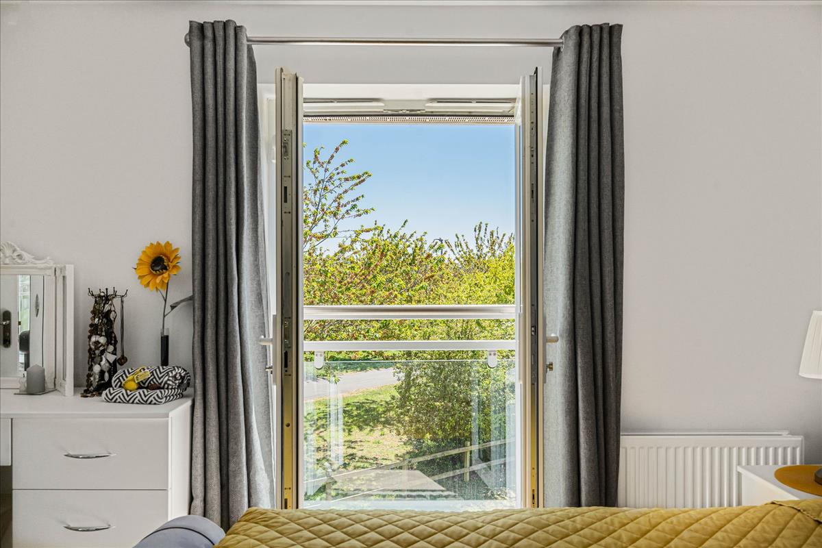 Property Image f169c979-2dff-493a-bc88-762040641a0d
