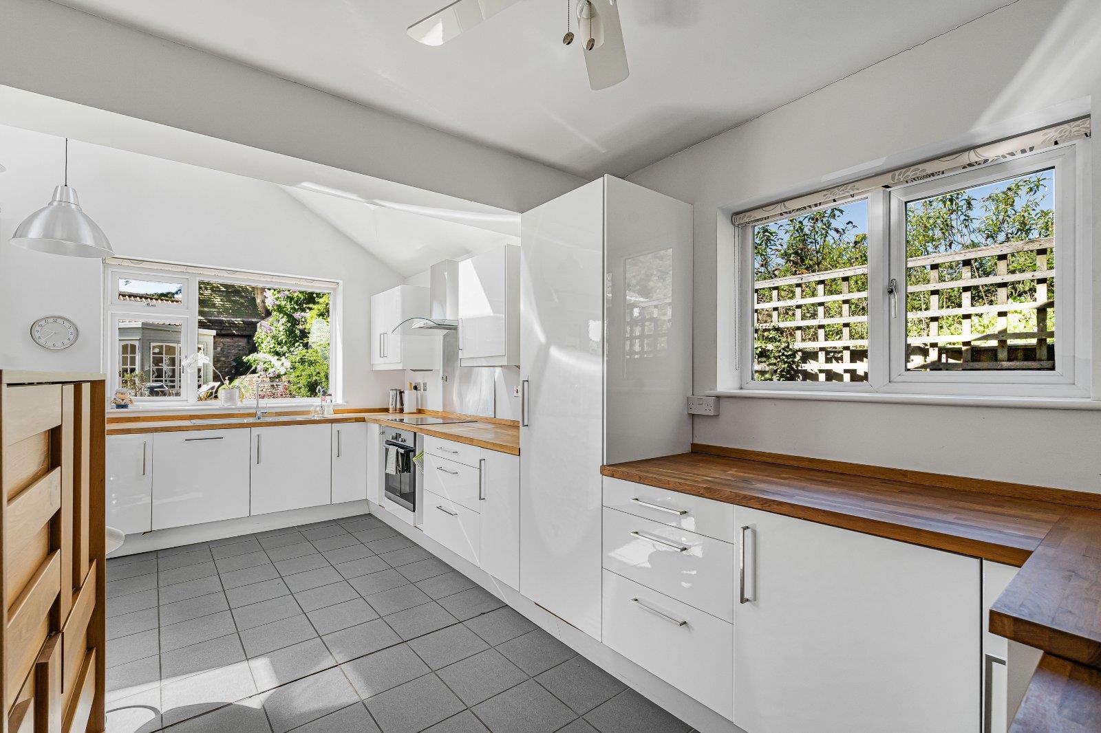 Property Image f17ae862-49a6-49bb-9d4b-e4dca18753fa