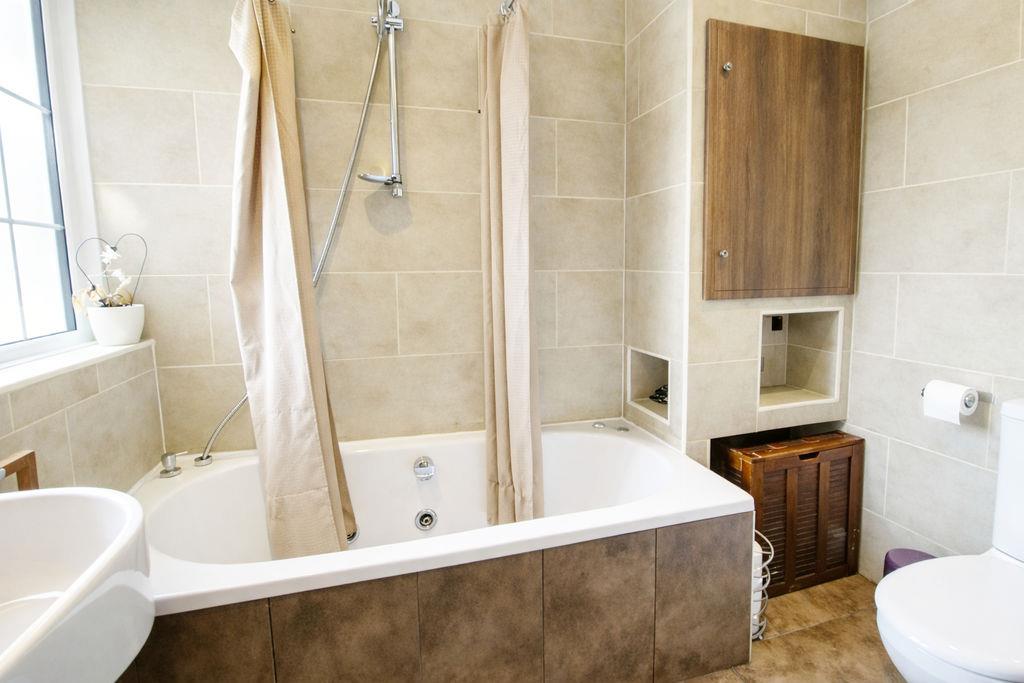 Property Image f198e0fe-745e-427a-8c93-aca0ded31c34