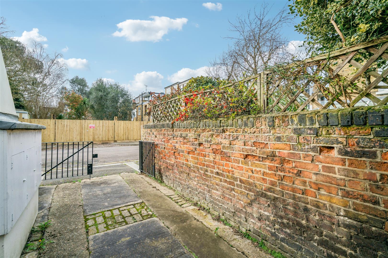 Property Image f2138f91-9f5f-40c5-98af-74f90226d311