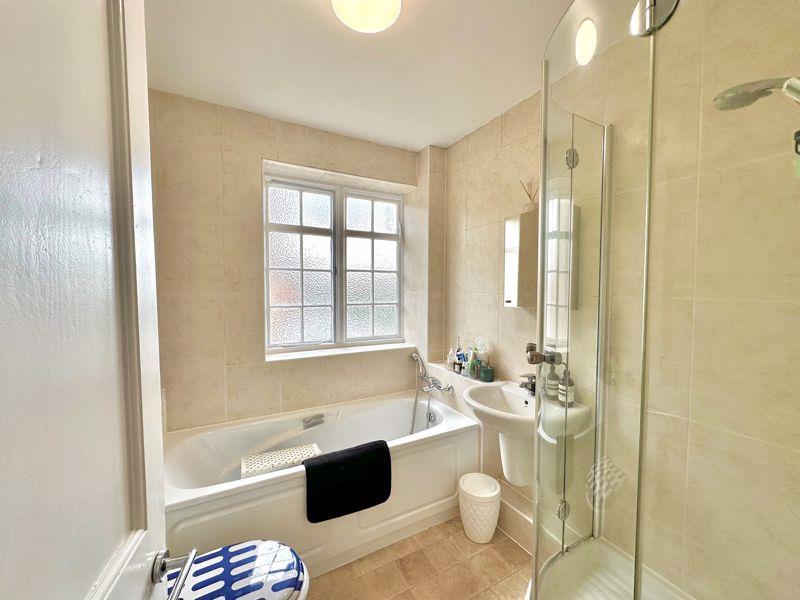 Property Image f222e523-f46c-43a7-83bc-538b3e323a3c