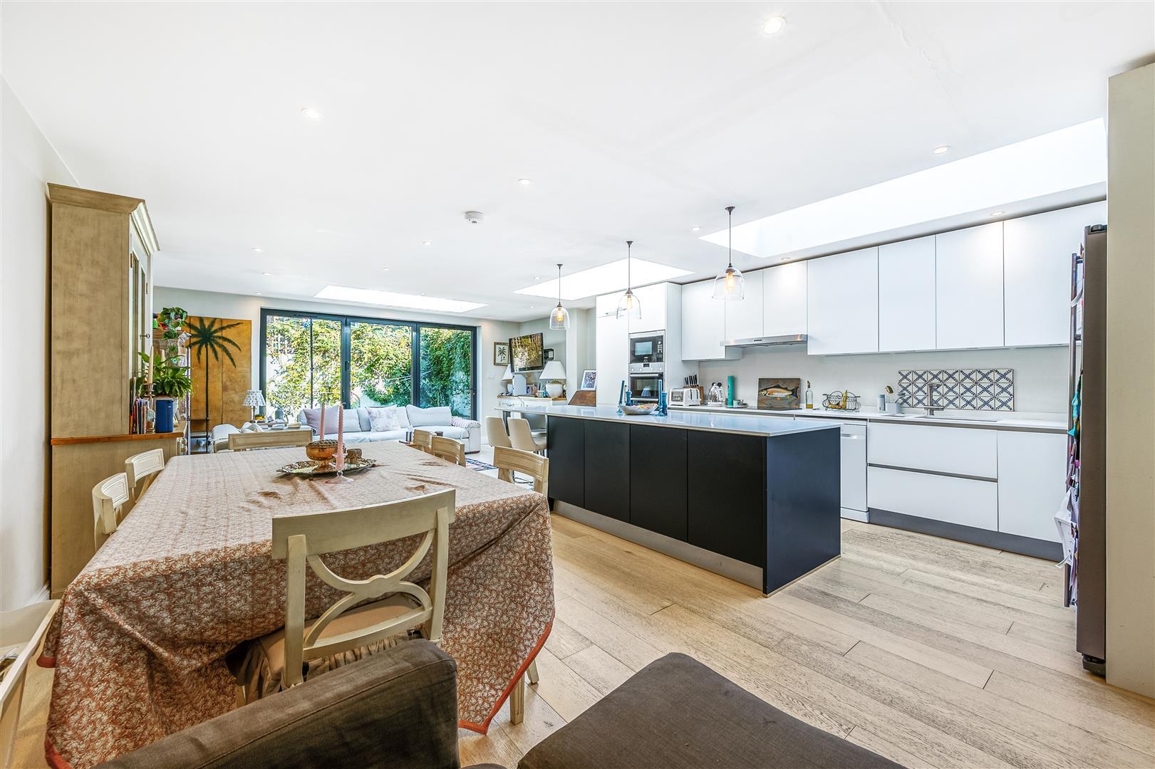 Property Image f227fe7a-5a28-479e-87e8-8701b096ddd0