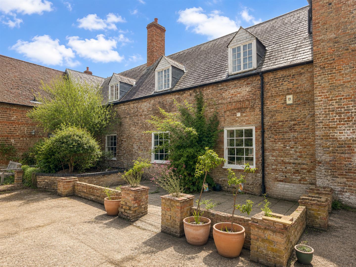 Property Image f2306671-7613-46dc-a000-3d85d66e50b3