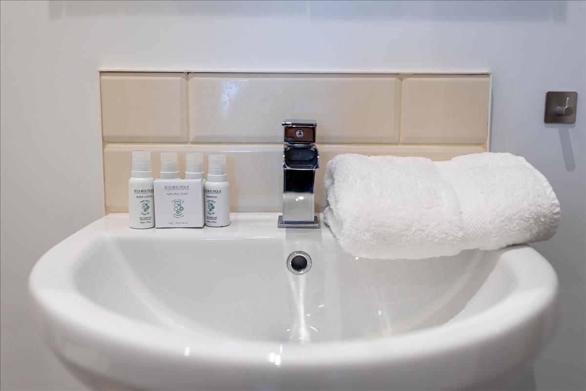 Property Image f2330273-7601-44eb-9e9f-af23582709d0