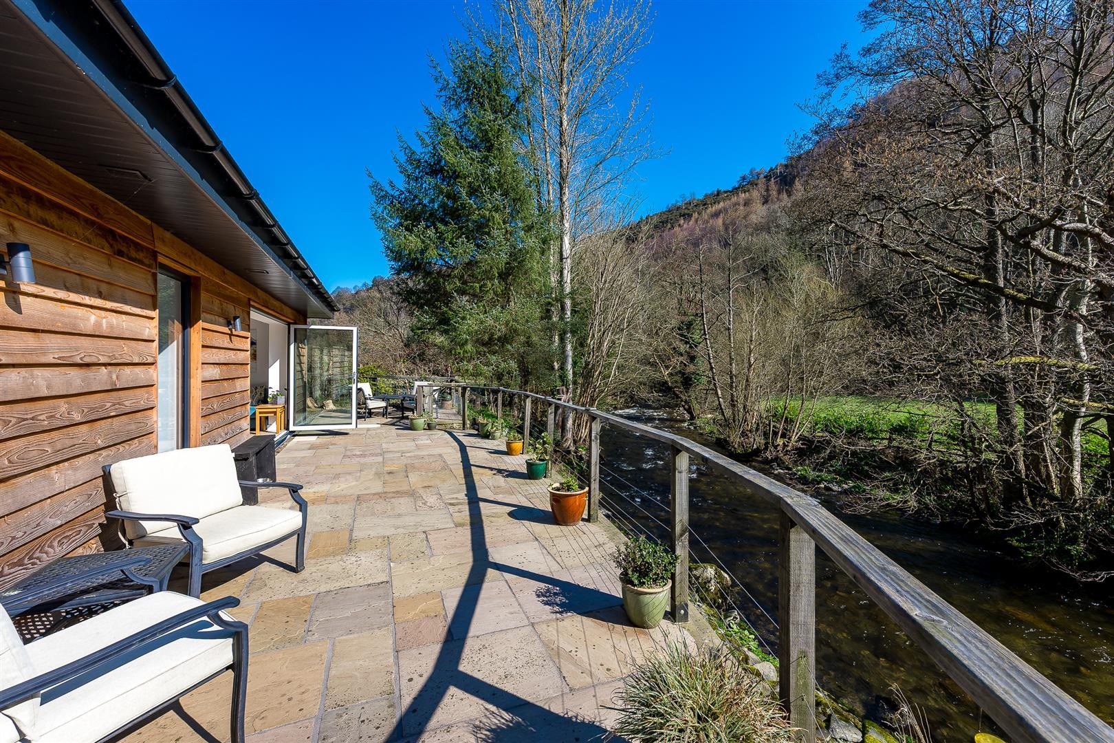 Property Image f23833b3-b6b7-4079-938c-a03785795bf3