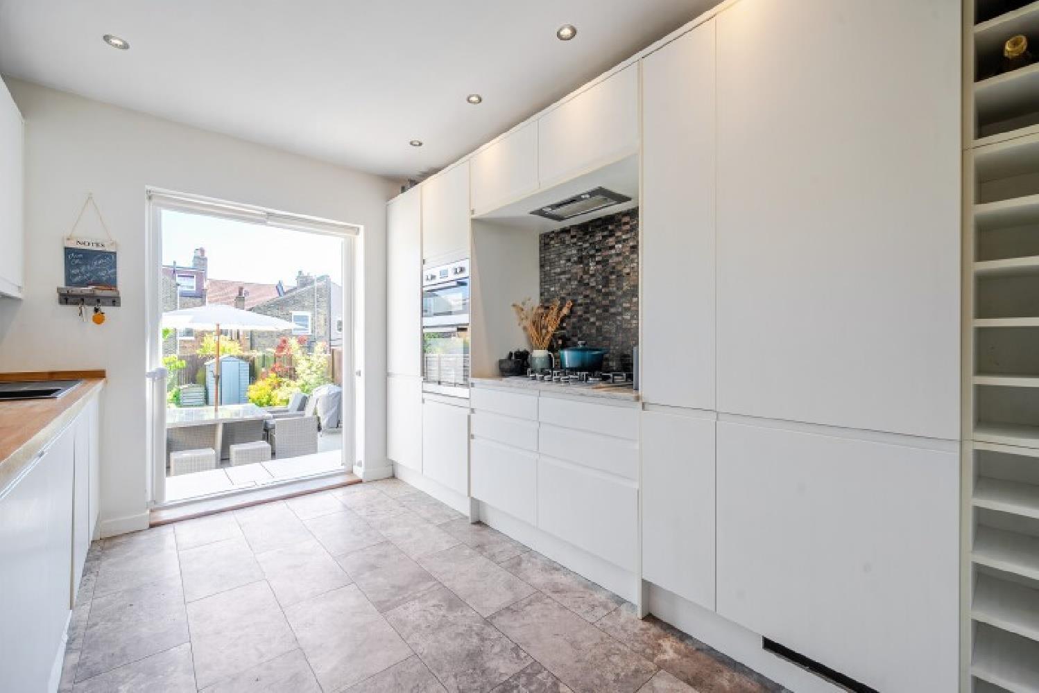 Property Image f23ca589-c766-4dd8-8d2c-3a2e6d534ebc
