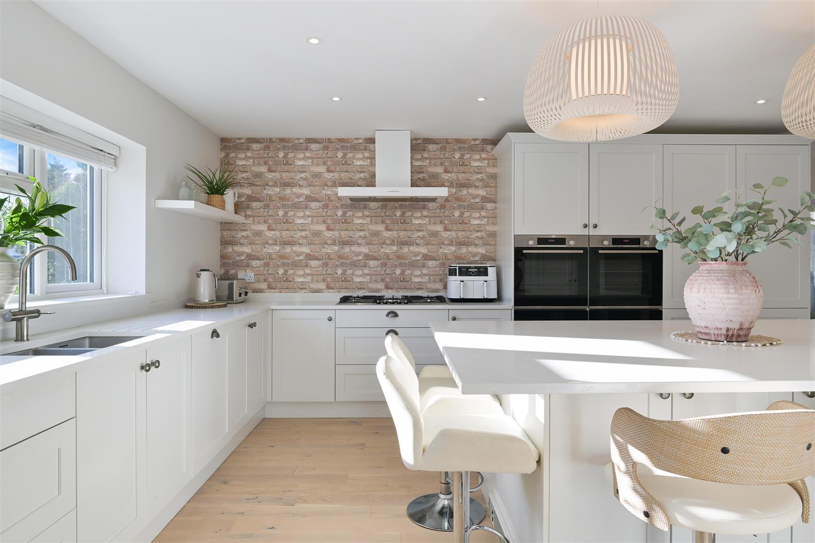 Property Image f2415c35-35c3-4a9e-b5cb-0887f8d2b1b6