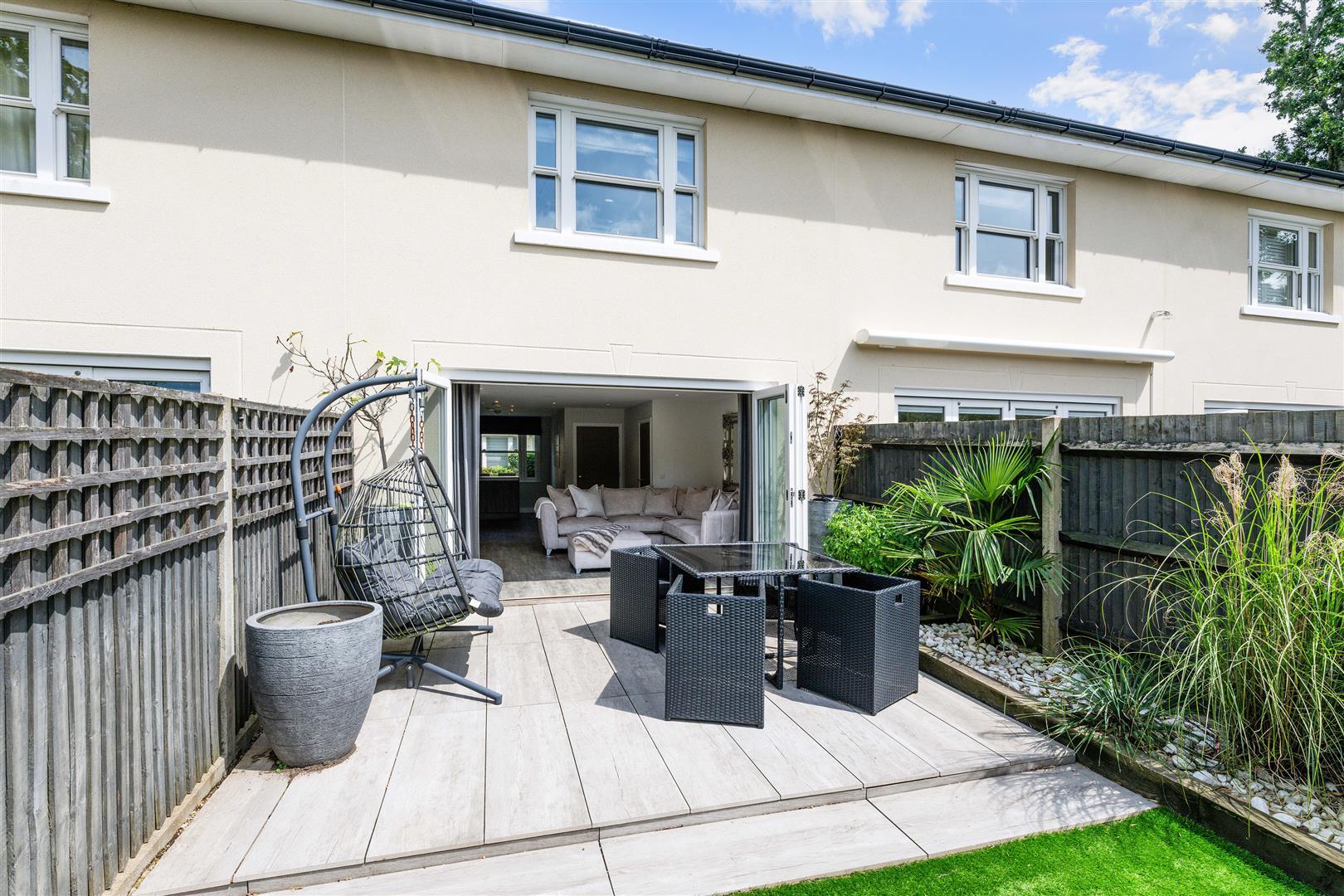 Property Image f24ddda2-52d1-40bf-acca-5b2b4904915a