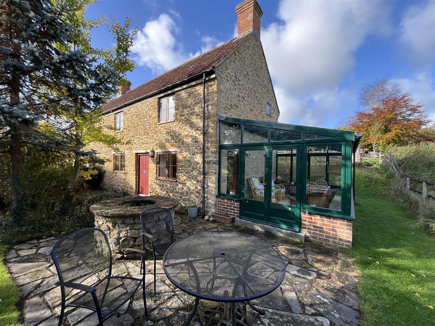 Property Image f25e14bf-11b2-4a10-8222-c2b59b86a800