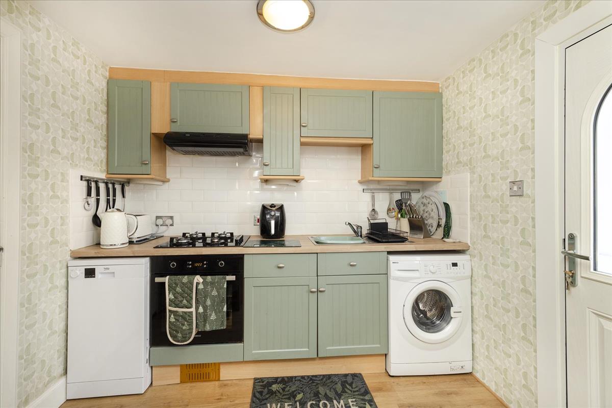 Property Image f26b589f-6652-49a8-b27d-597bdcd62ff7