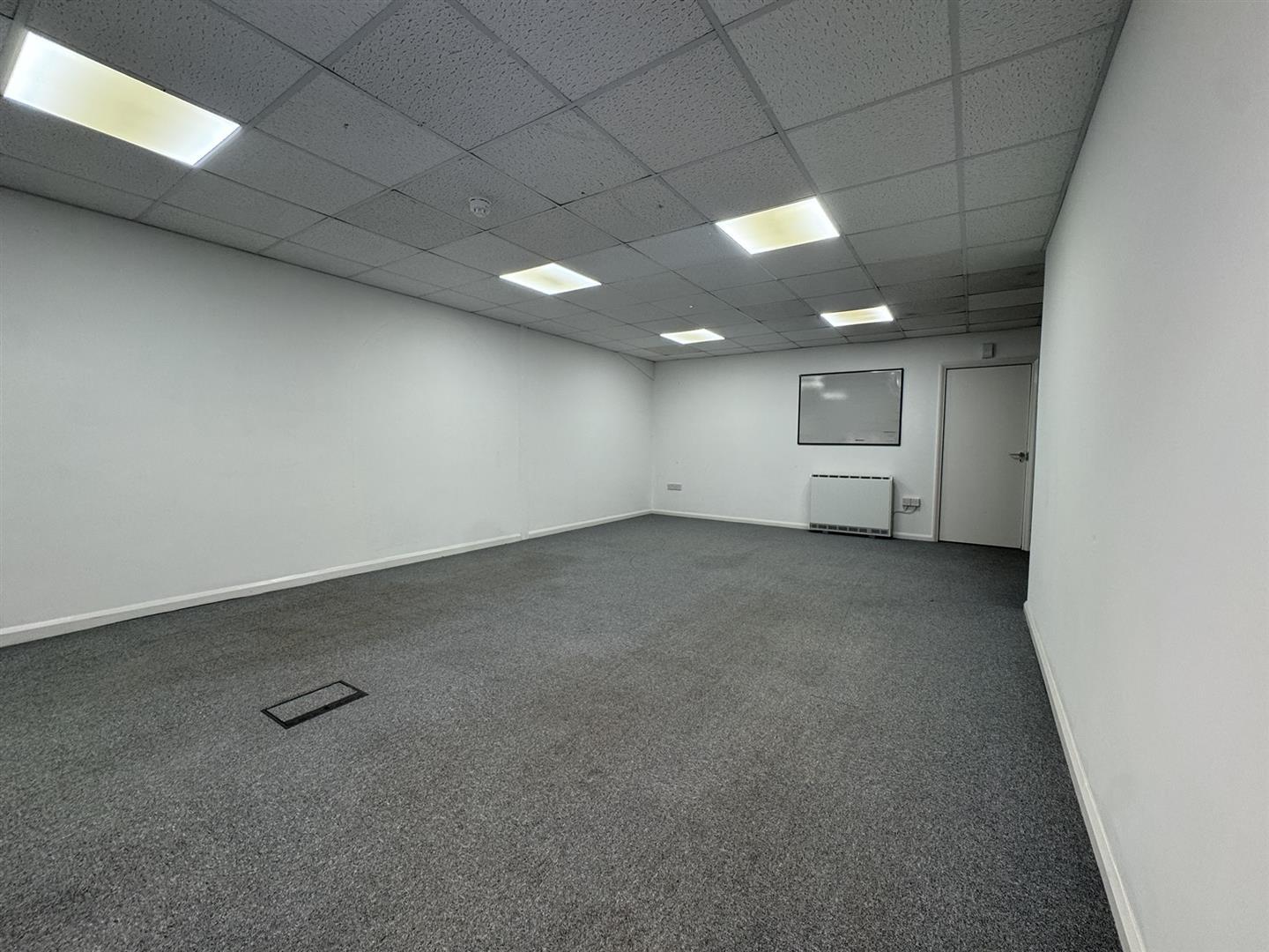 Property Image f26d8319-d427-4992-a6b8-8f5025a47a70