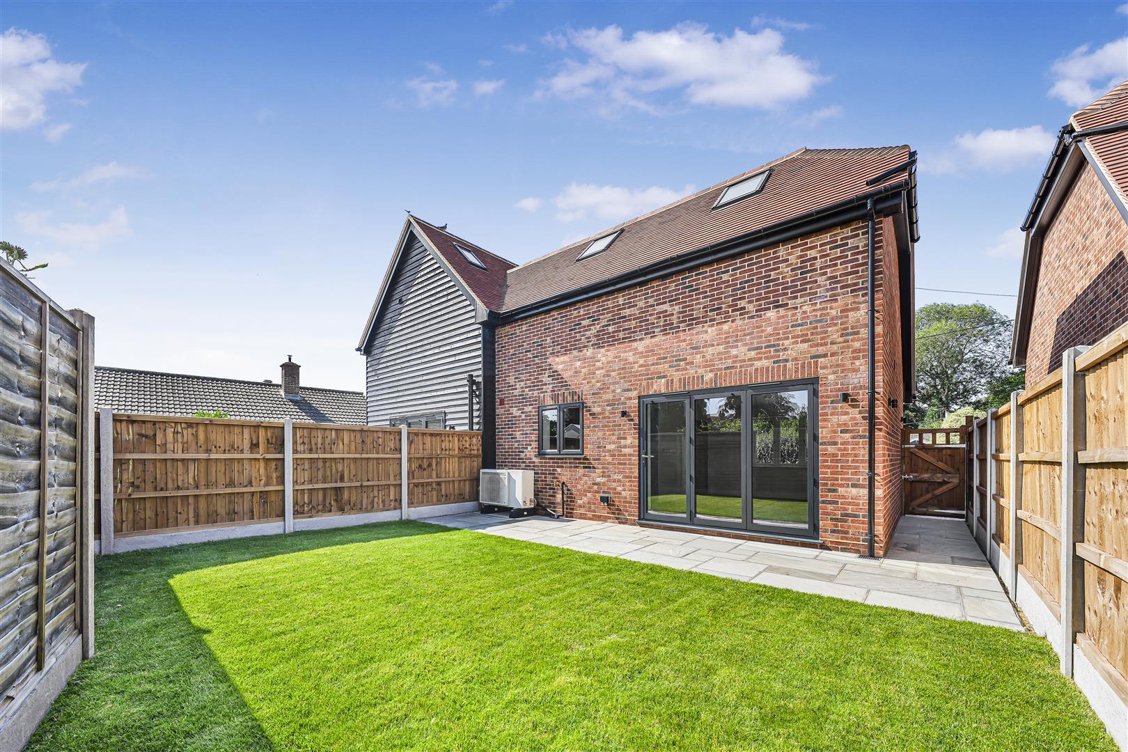 Property Image f2812e84-df08-4e73-8f7c-ba0700d16646