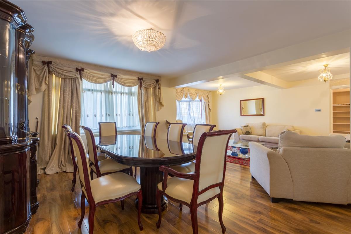BSH-42-South-Crescent-420006
