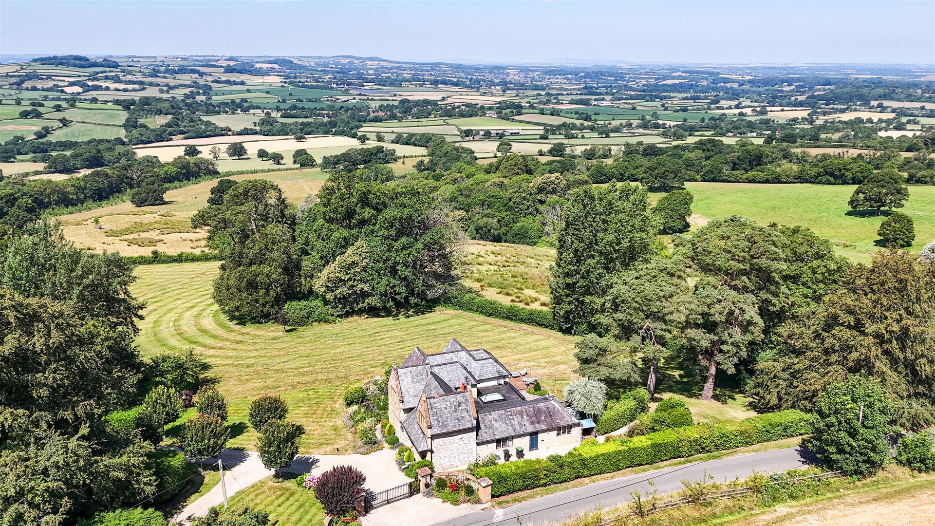 Property Image f32397f9-c30a-4cc5-bb55-c4daf9e16c05