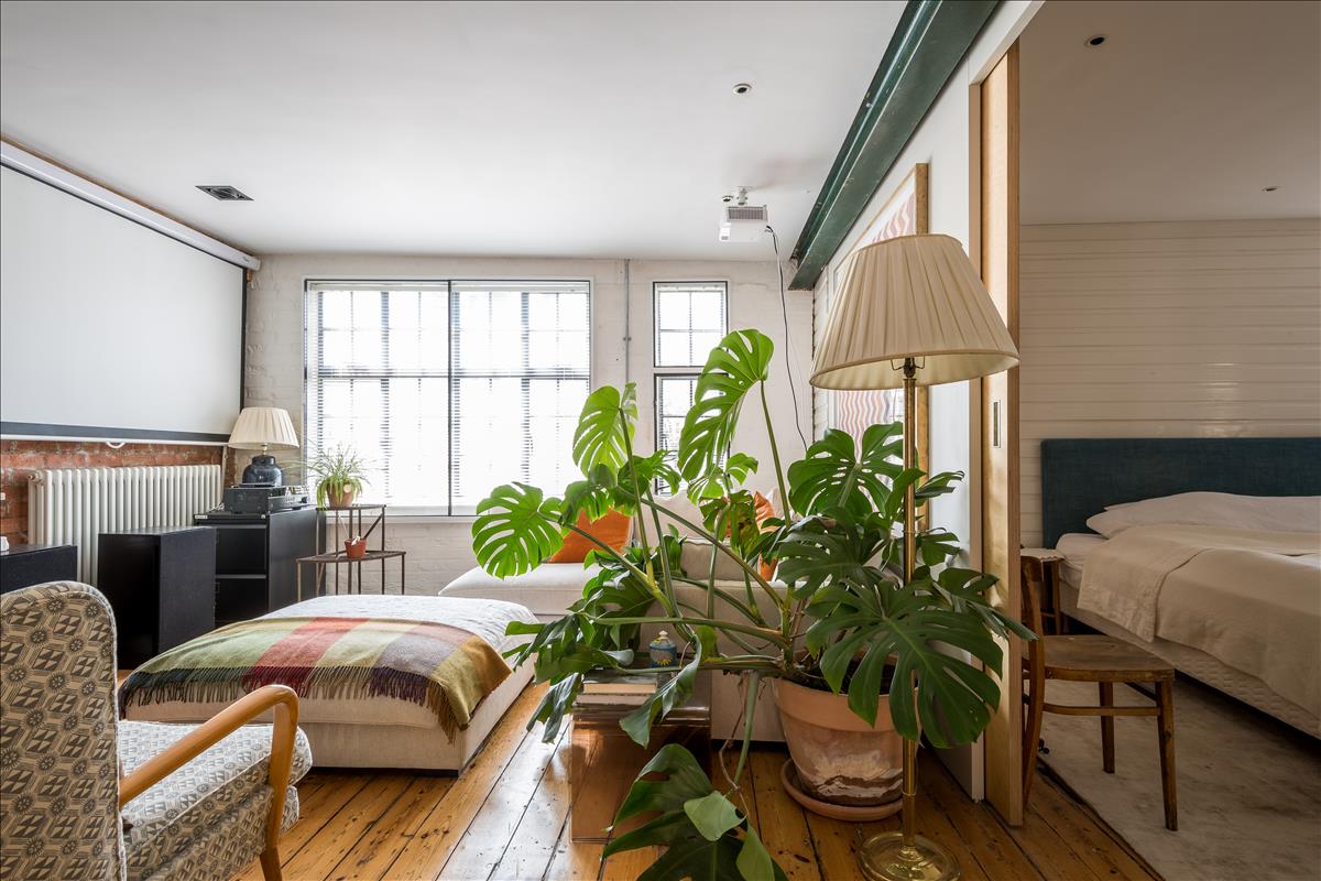 stunning topfloor penthouse apartment shoreditch