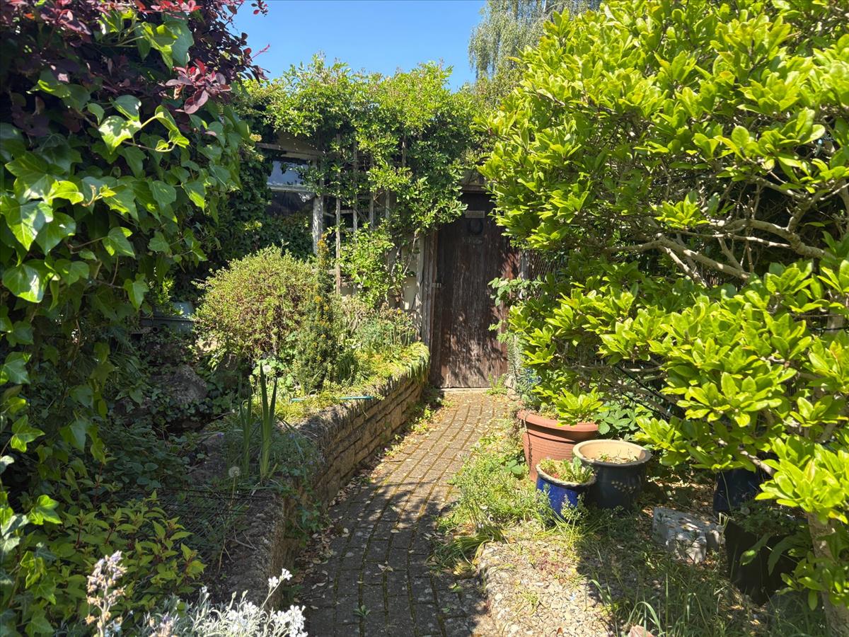 Property Image f38d3b6f-a487-4f5c-8a63-39dc899c8700