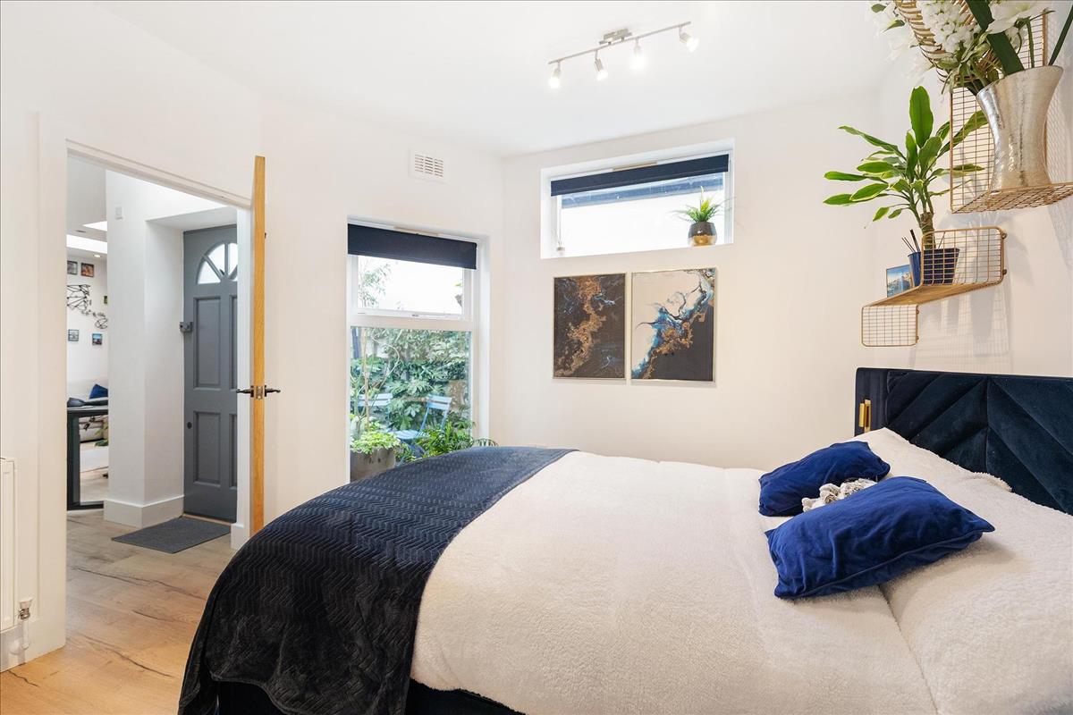 Property Image f392f052-4d26-493b-88ae-54d9f0e9fbfd