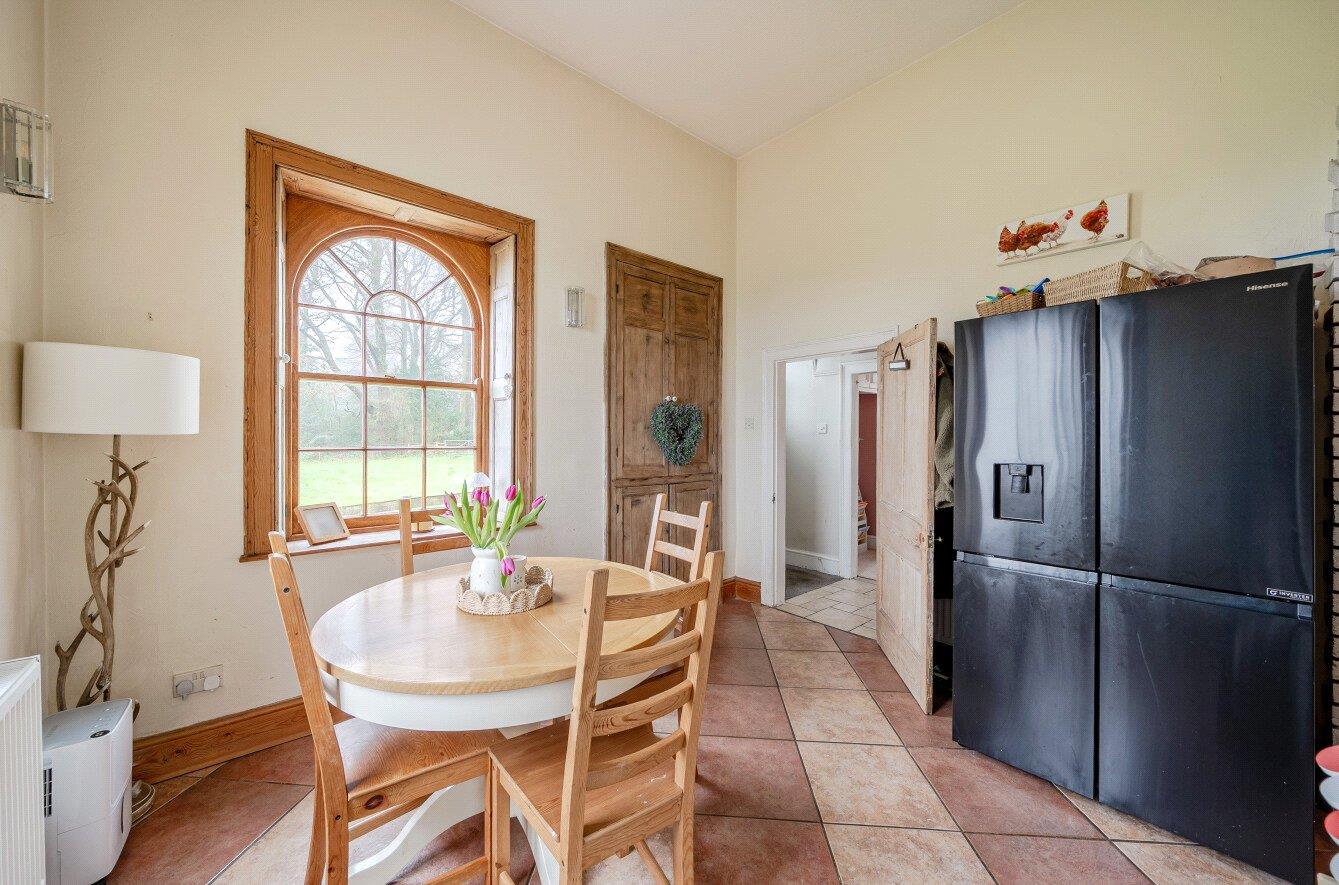 Property Image f3a55945-0a6c-45ec-8c18-f54ff12b3d3b