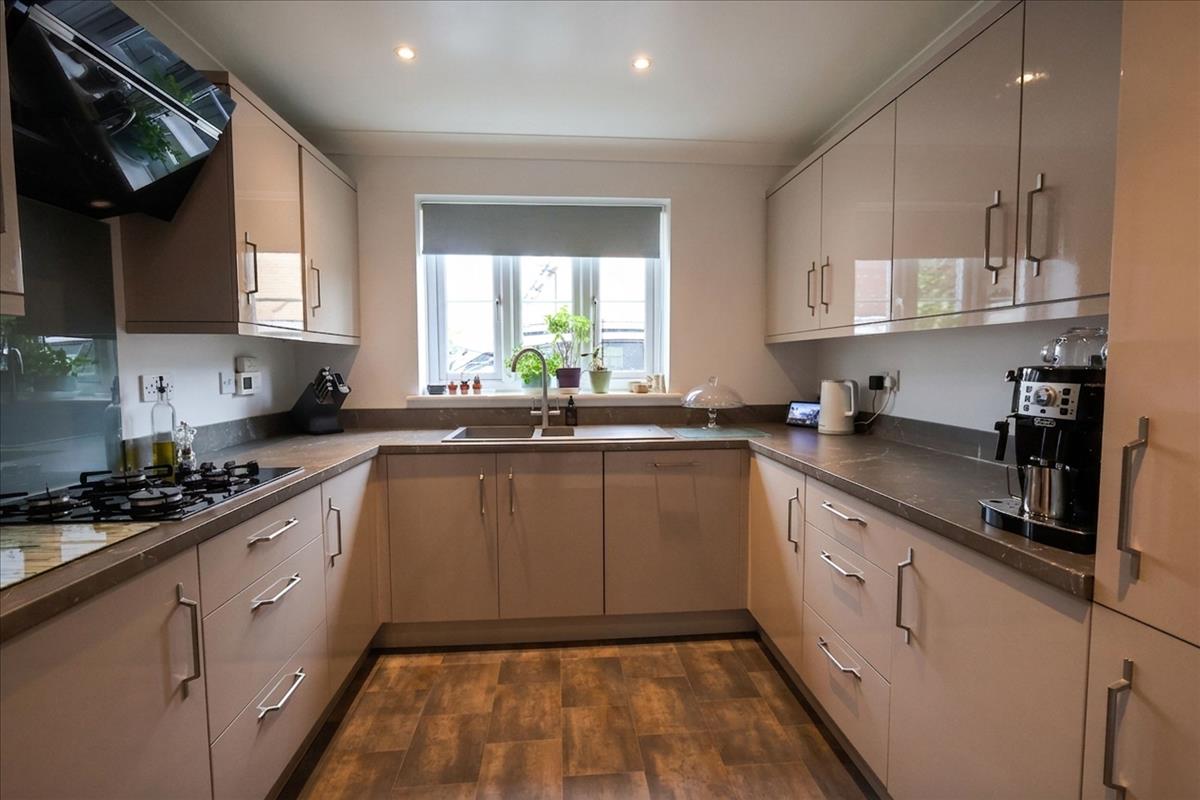 Property Image f3bb18e3-e84a-439c-a93f-806f71fff9da