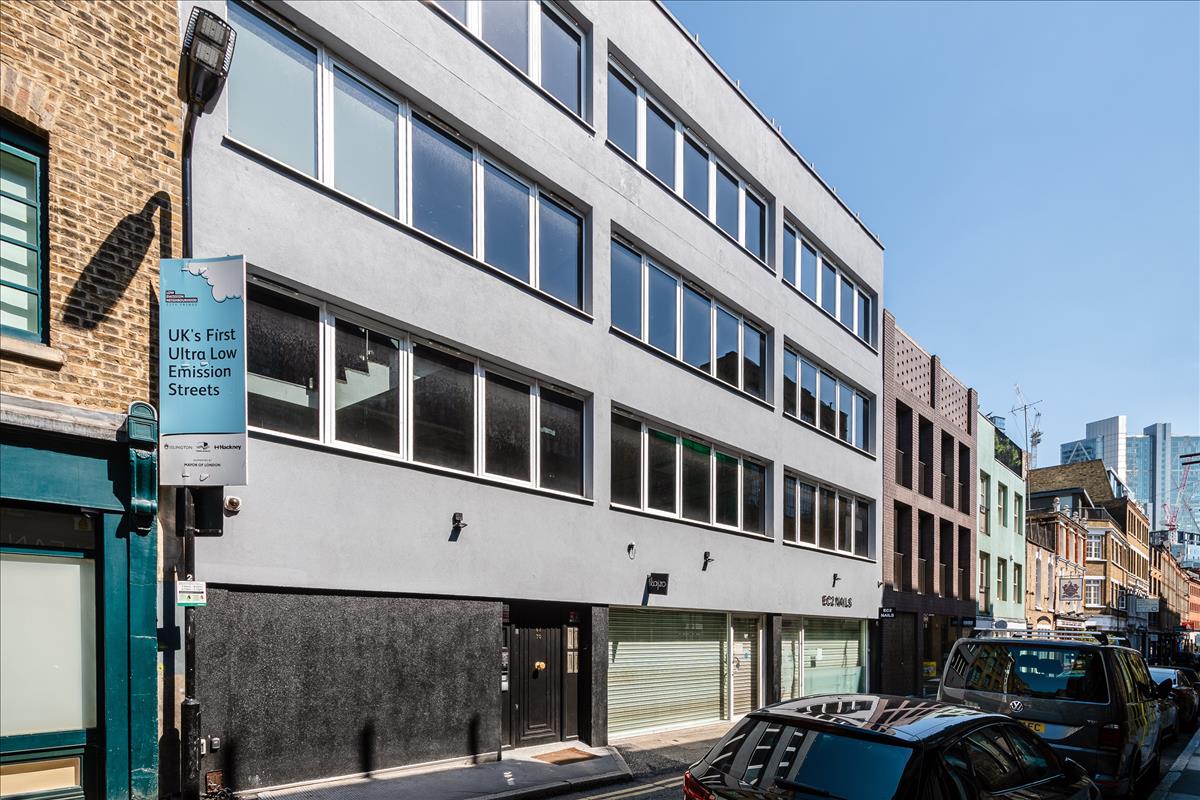 incredible duplex penthouse for rent on charlotte road ec2a