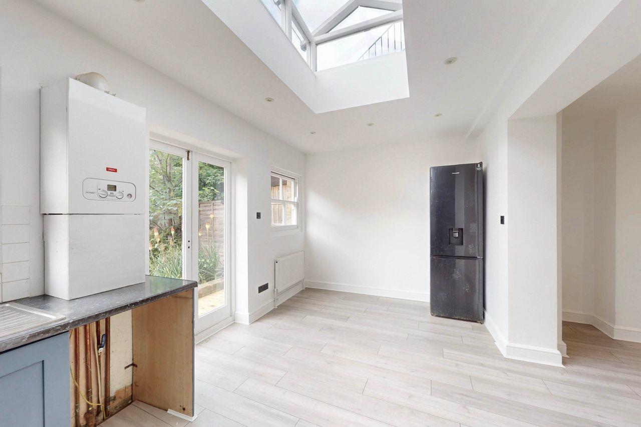 Property Image f3db50b3-82ba-4ec0-bcf9-28c2d424081a