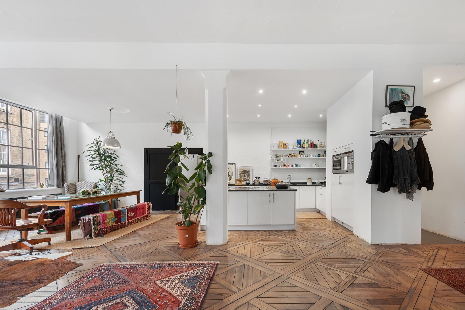 Two bedroom two bathroom 1600 square foot warehouse apartment for let in shoreditch ec2a