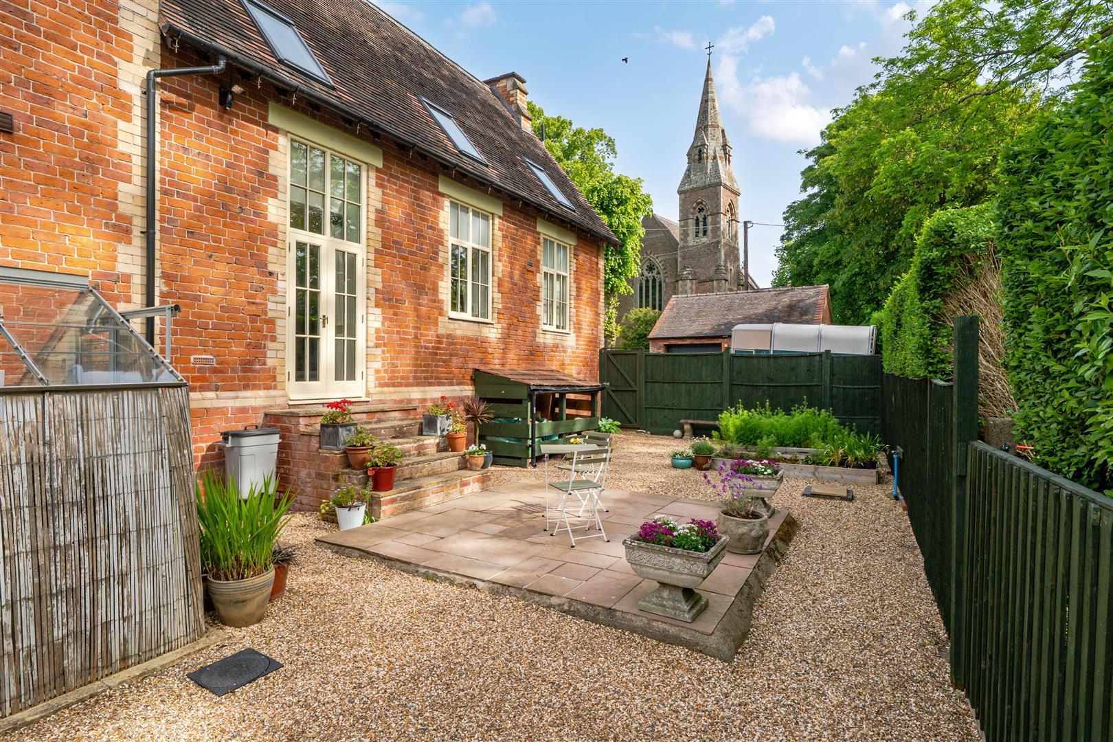 Property Image f42e8a96-84f2-4993-a36e-a908b3fcf6bb