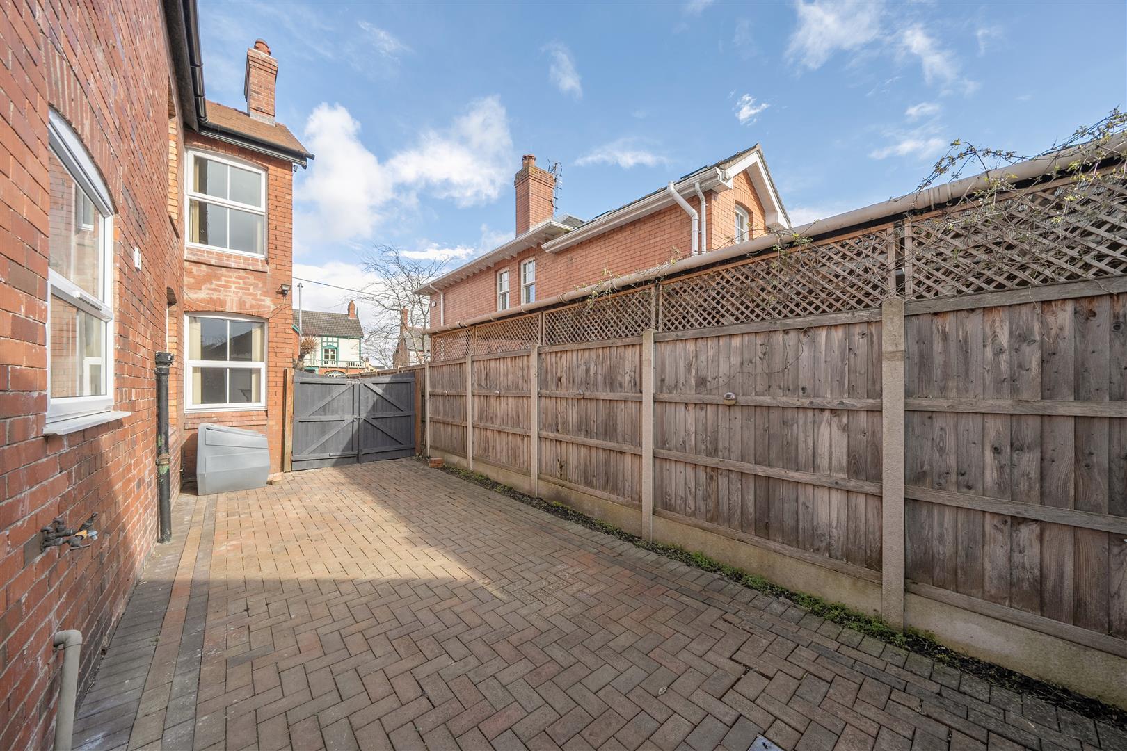 Property Image f43147a6-bfdc-456c-a055-9ceb5522cdd0