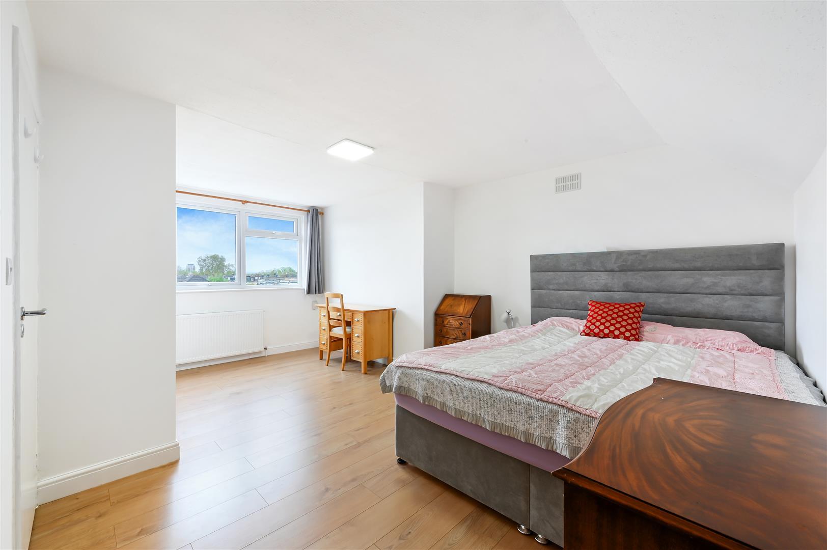 Property Image f44ae075-084c-4c9f-a8d1-3d82b4721fe5