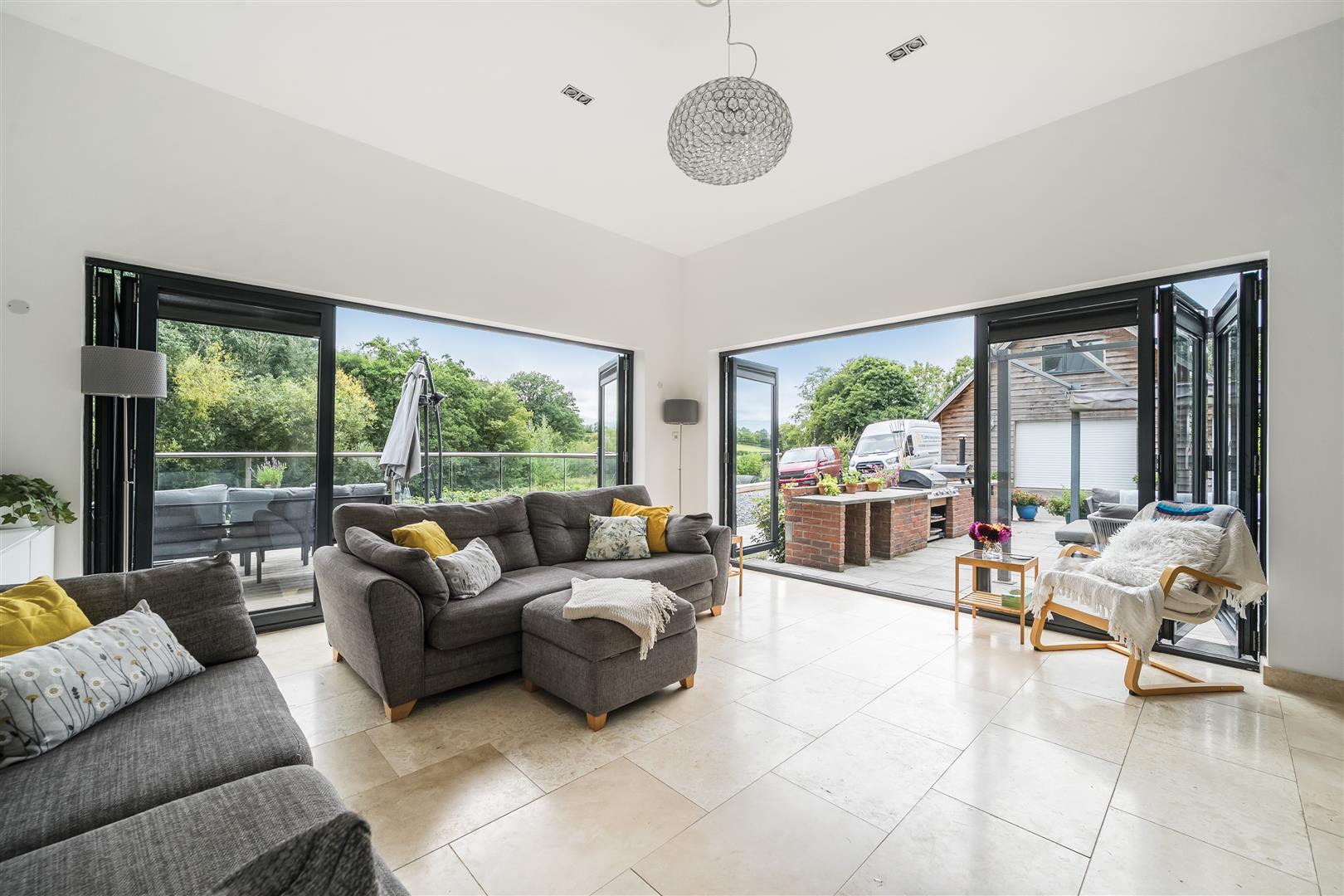 Property Image f4594d01-afb2-4882-8a6b-e015a8a3ac97