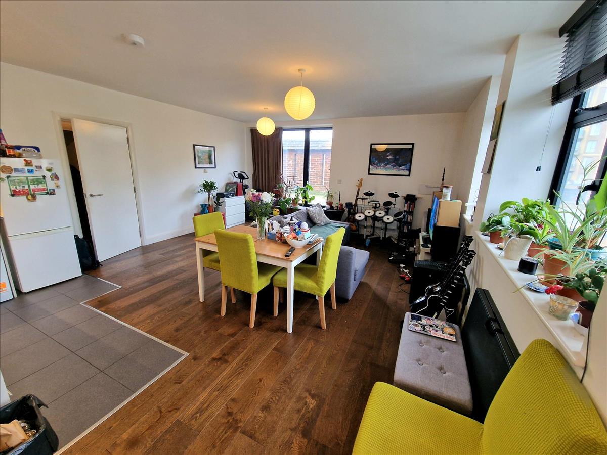 Property Image f4677335-7cc1-43e8-9619-1437bc26932c
