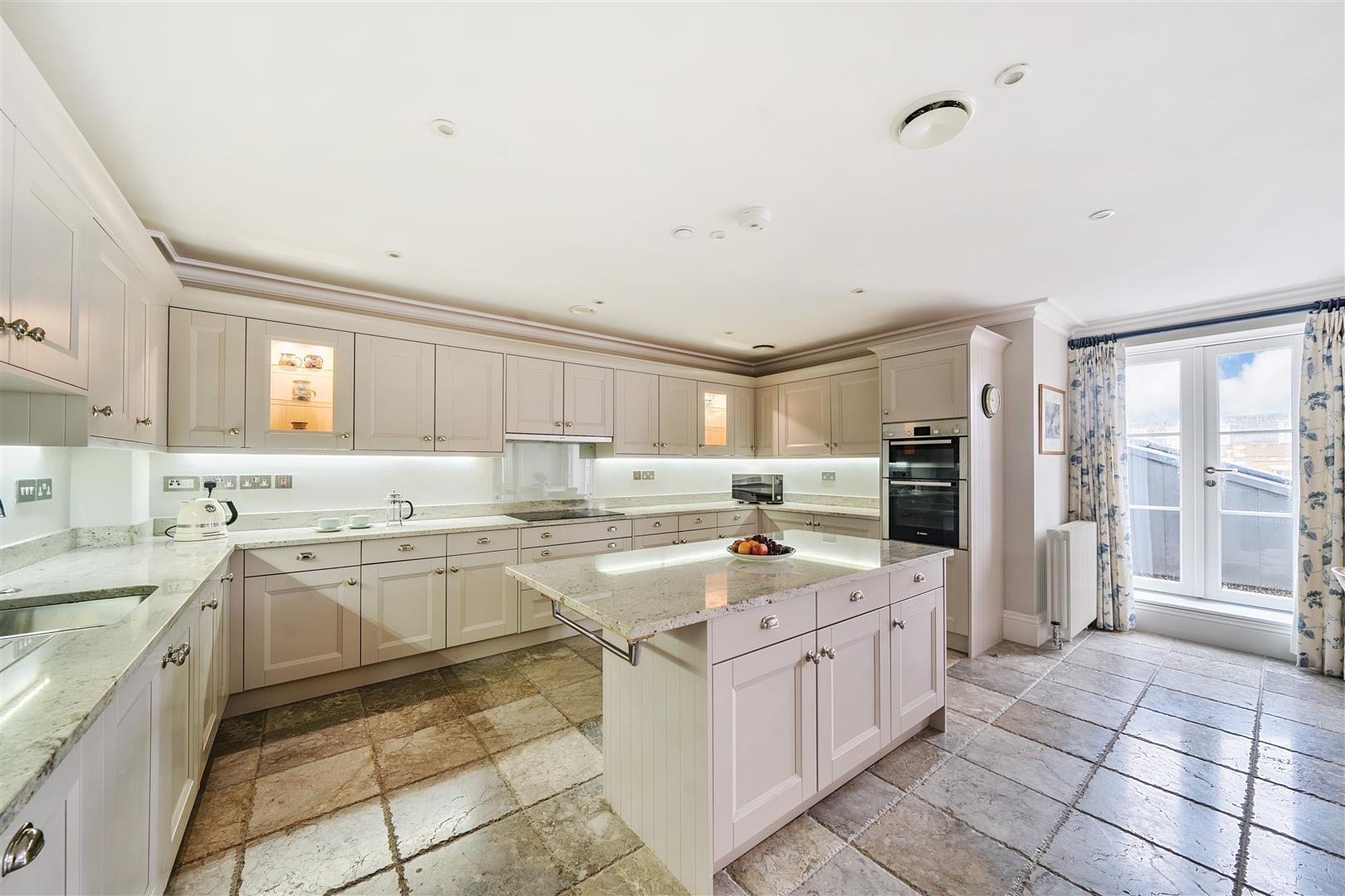 Property Image f4a3041b-46ed-41a7-aab9-016167e433c8