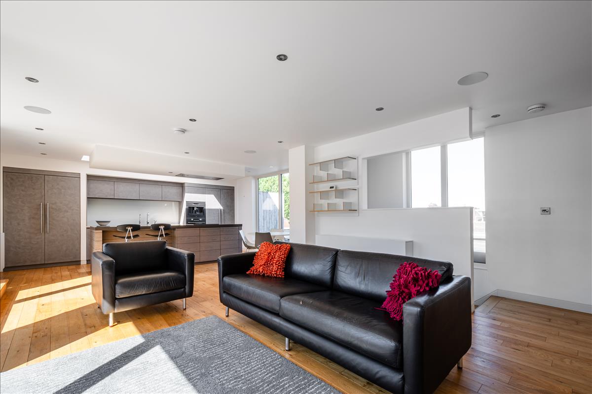 Property Image f4b36516-bba9-43b3-9e36-22b3cf9c5c4a