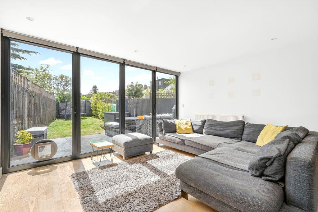 Property Image f4b7d9f7-2d59-45a3-99d3-13ba7e298232