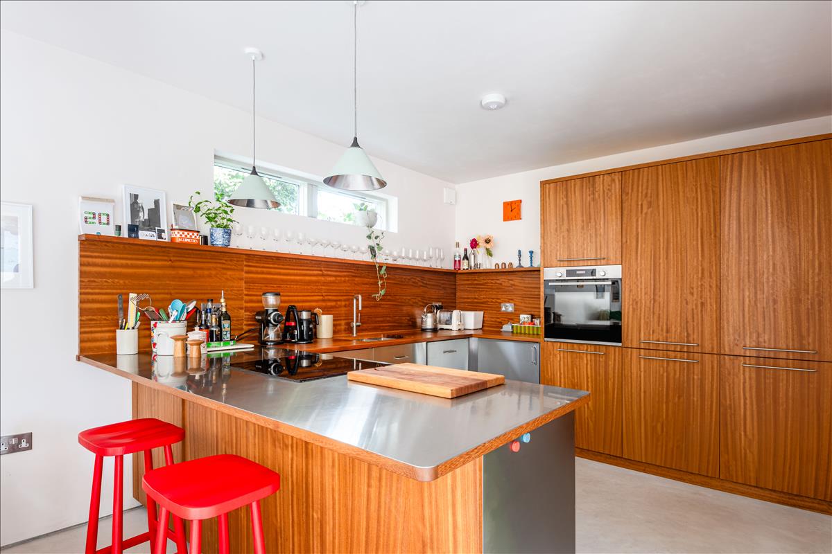 Three bedroom freehold modern house for sale in London Fields, Hackney, London, E8