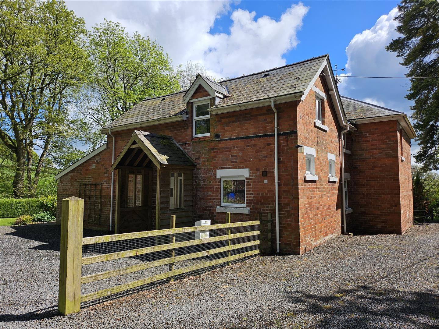 Property Image f4e55eb6-27d7-41d8-8d20-92c12e51dd0c