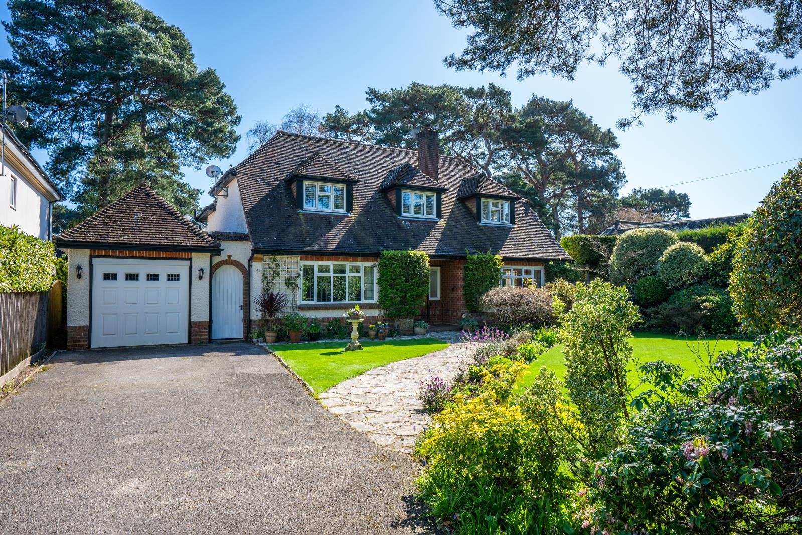 Property Image f505e4cf-b0d2-4db7-86b8-841a84933cad