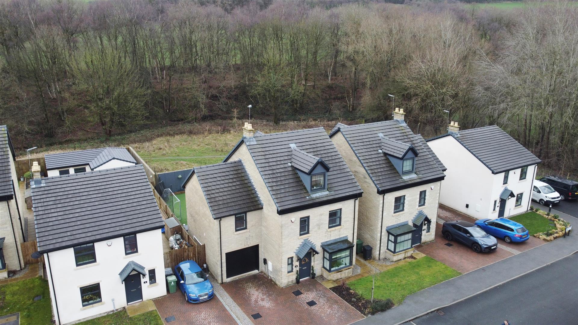 Property Image f51f51af-73bf-48d6-99bd-8730b83b4dd9