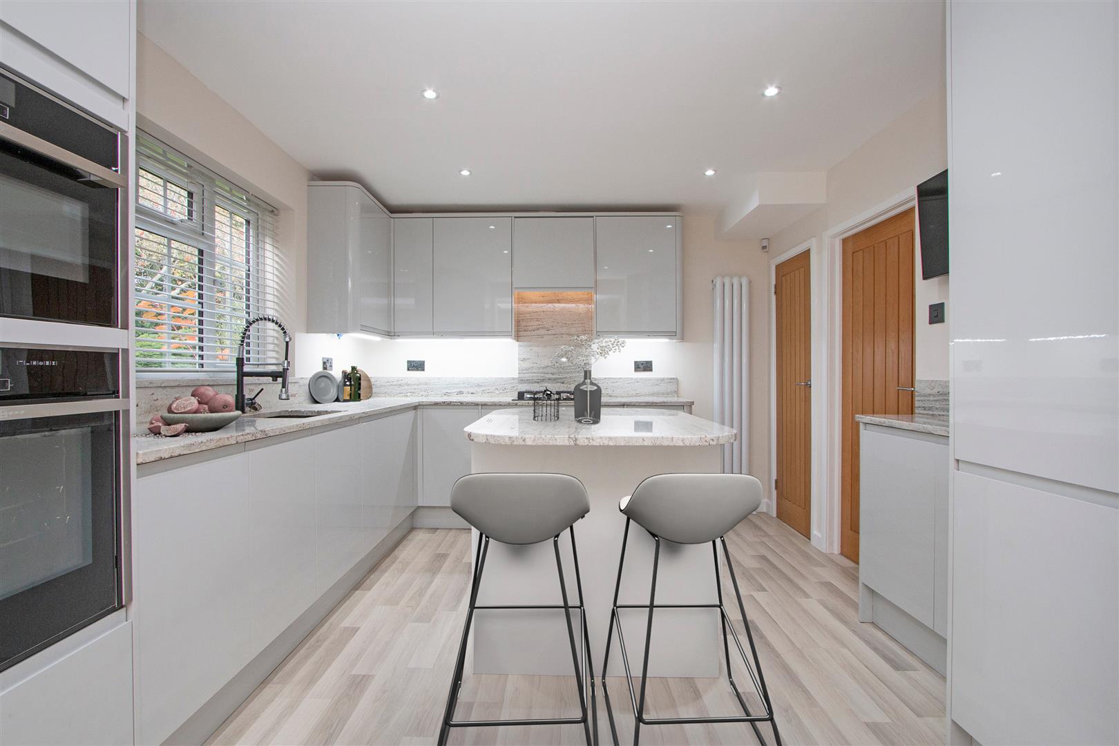 Property Image f521e70a-cf82-4b16-863a-144c22c380e2