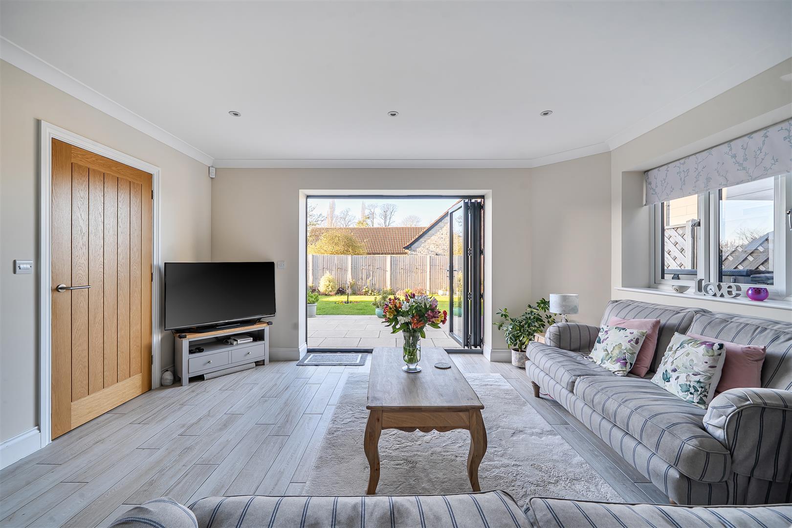 Property Image f533e157-756e-4368-8a49-3cea852c51da